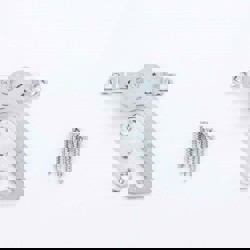 Skjult sikringsbeslag til topstyrede vinduer